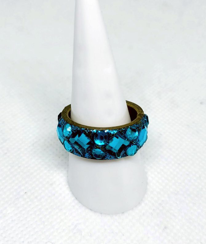 Blue gem sparkly ring size S
