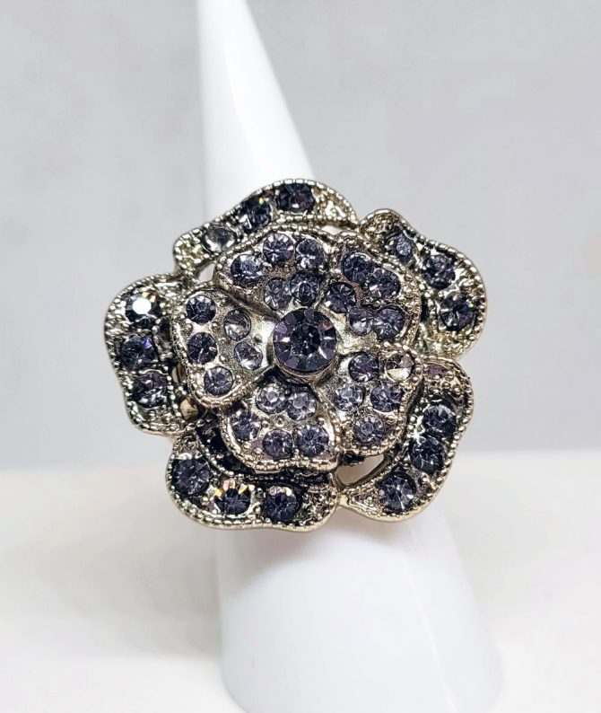 Large gold flower clear stones ring vintage
