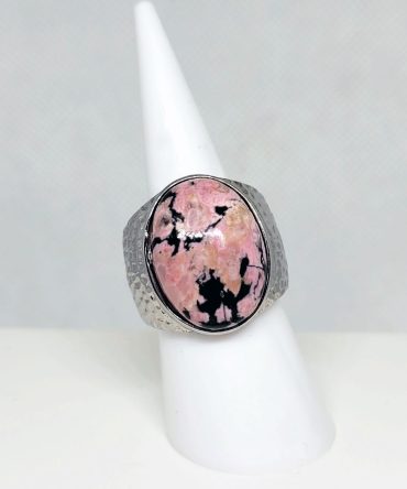 Pink black oval silver ring vintage