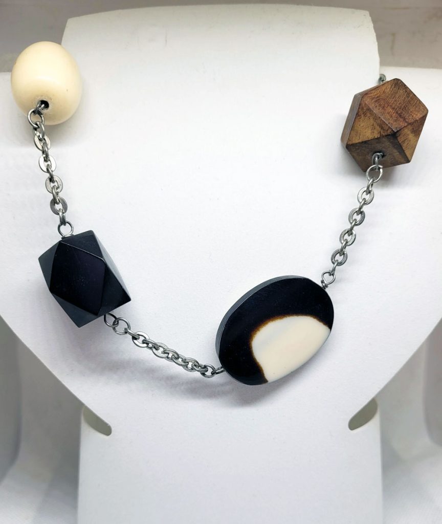 Very long large bead necklace vintage Red's Jewels