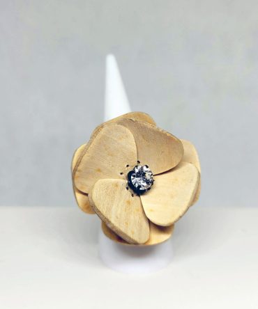 Cream flower ring