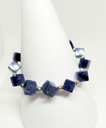 Blue cube bracelet vintage