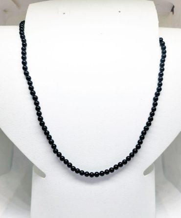 Black small bead necklace