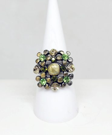 Green flower cluster ring vintage