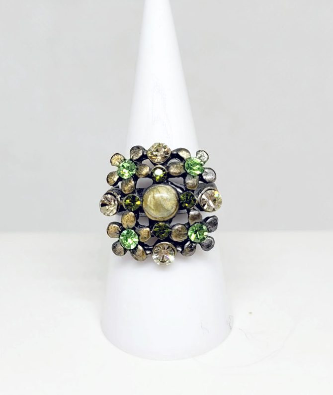 Green flower cluster ring vintage