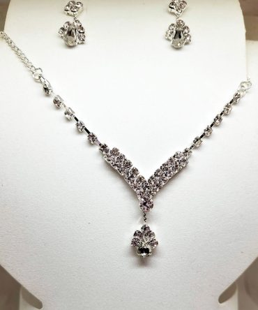 Silver gem necklace and earring set