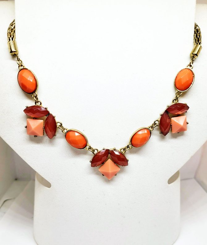 Gold pink bead necklace