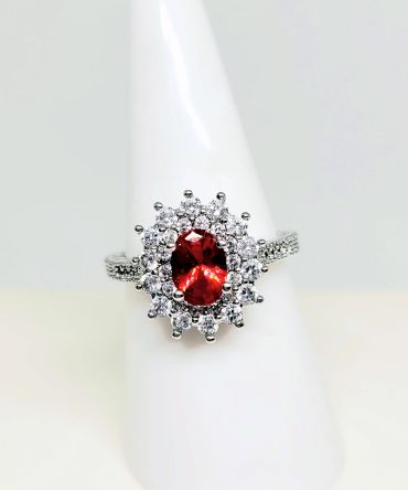 Diamante red stone silver ring