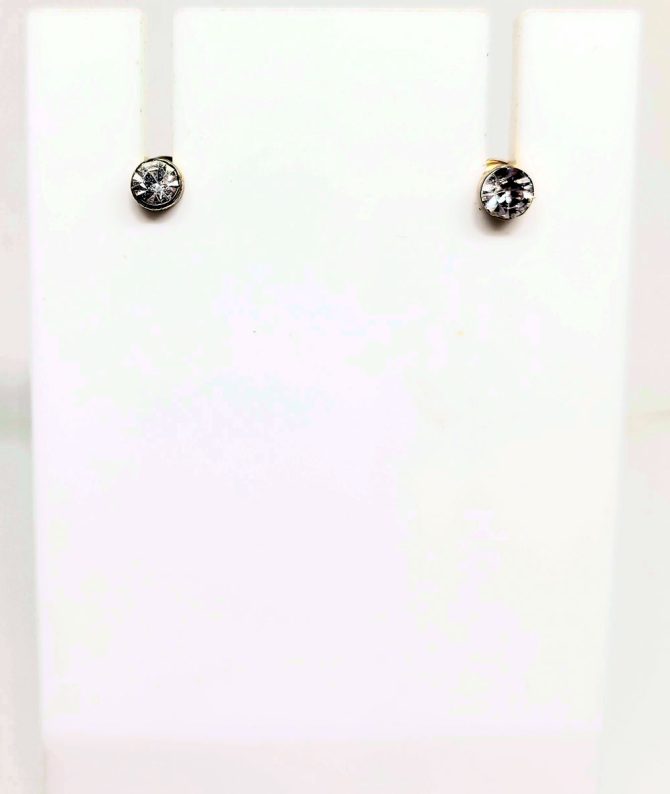 Diamante stud round earrings