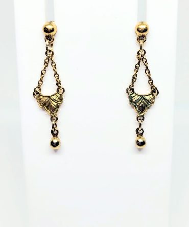 Gold chain drop earrings