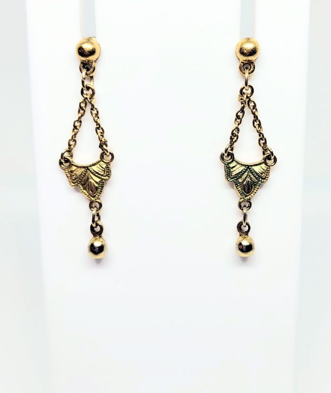 Gold chain drop earrings