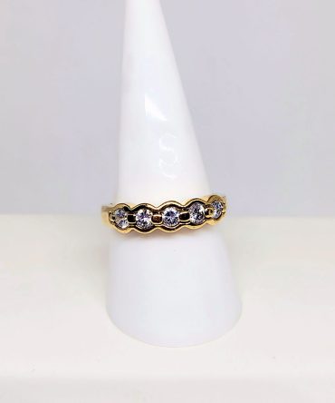 Clear 5 stone gold band ring
