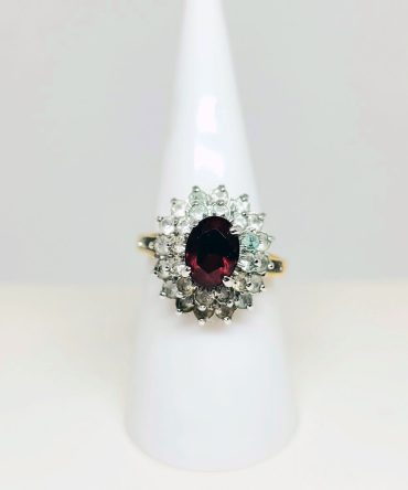 Dark red clear stone gold cluster ring