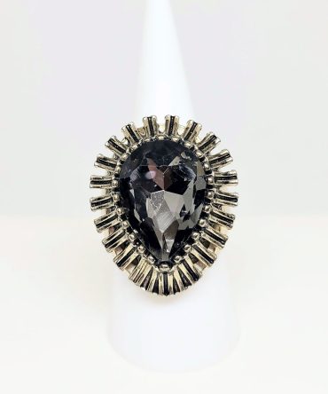 Black stone large teardrop gold ring