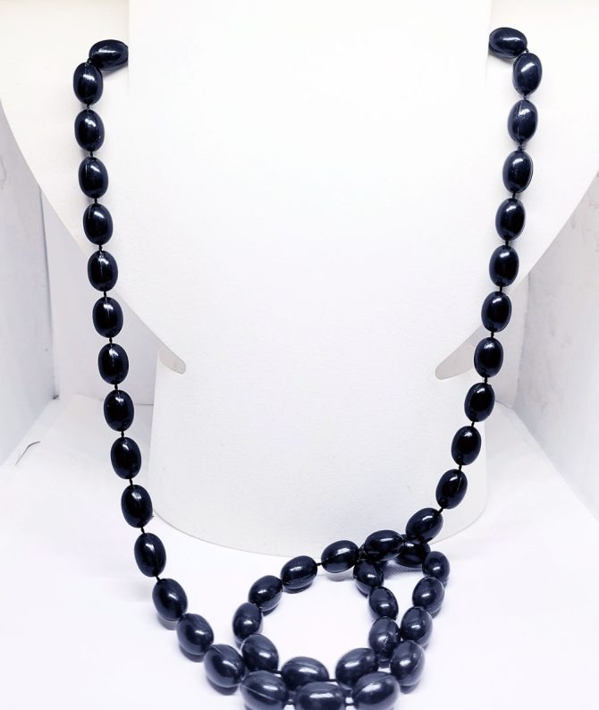 Black oval bead long necklace