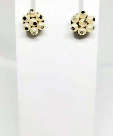 Cluster pearl stud earrings vintage