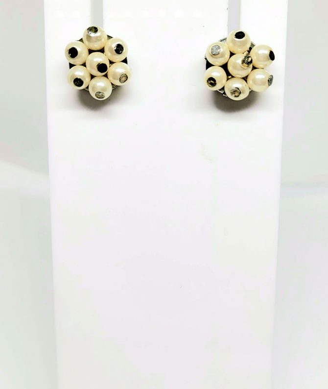 Cluster pearl stud earrings vintage