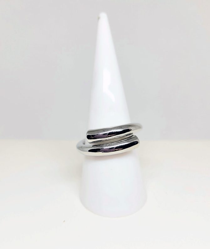 Overlap silver bands ring