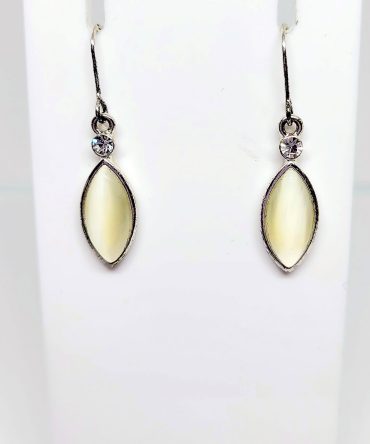 Oval white silver earrings