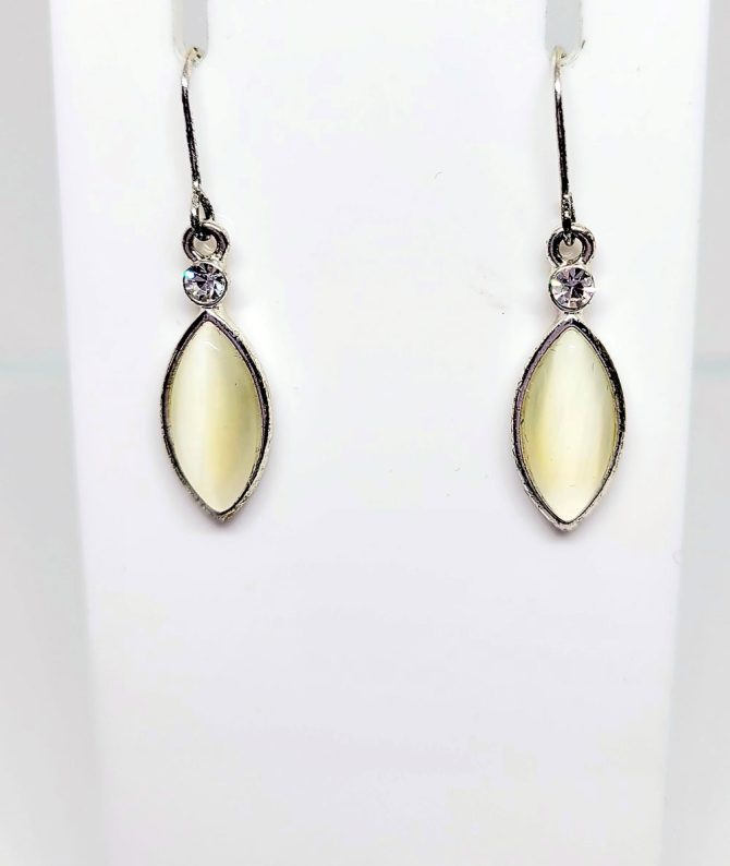 Oval white silver earrings