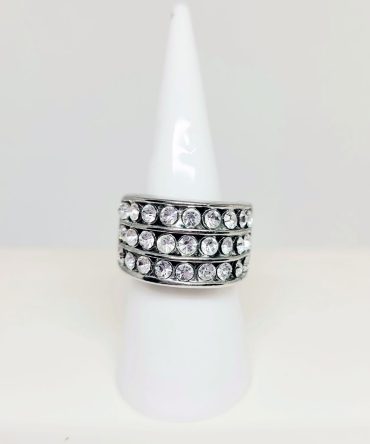 Clear stone 3 band silver ring
