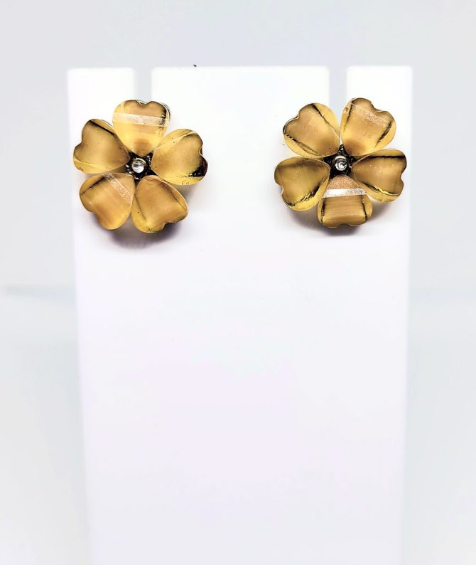 Flower stud earrings vintage