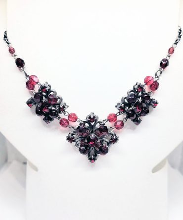 Red gem squares necklace