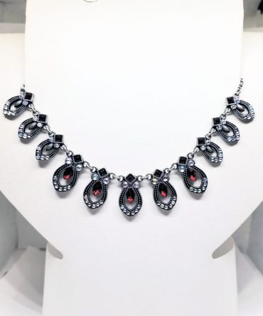 Red gem loop necklace
