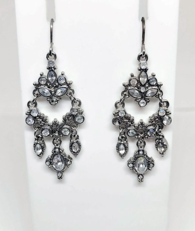 Clear bead drop earrings