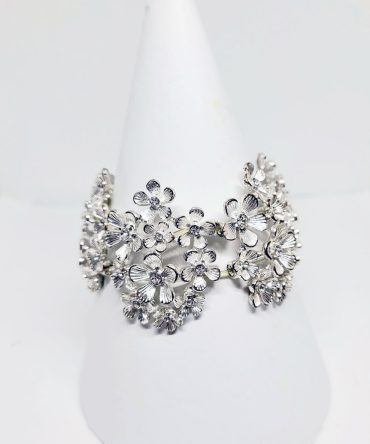 Crystal flower bracelet
