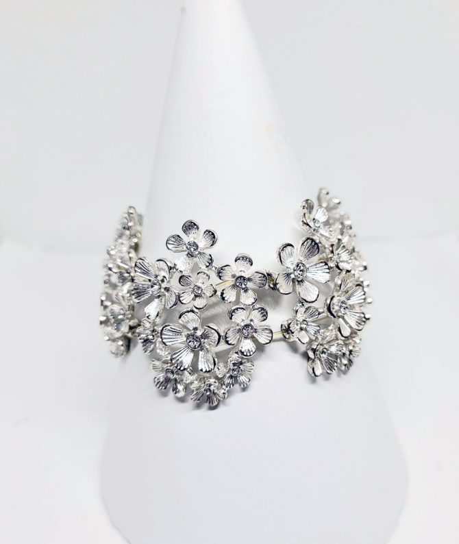 Crystal flower bracelet