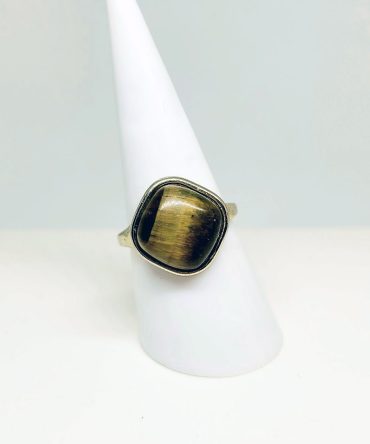 Gold square tiger's eye ring vintage