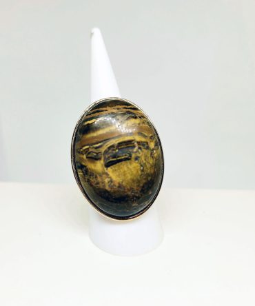 Gold large oval Tiger's eye ring vintage