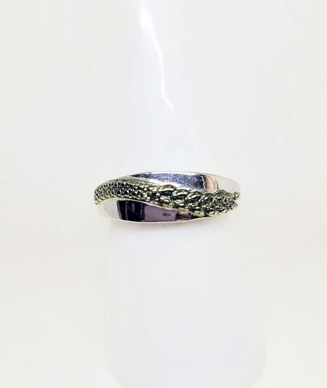 Green stone silver ring