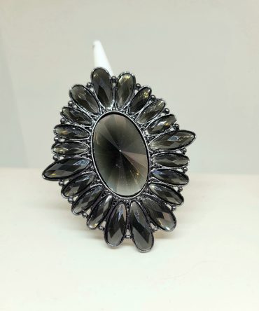 Black large oval flower ring