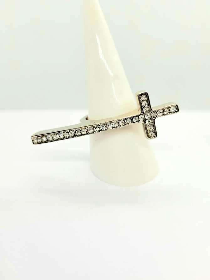 Horizontal cross ring