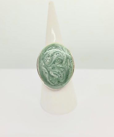 Green oval ring vintage
