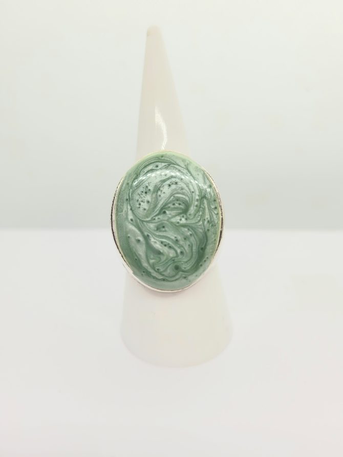 Green oval ring vintage