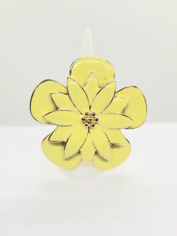 Large yellow flower ring