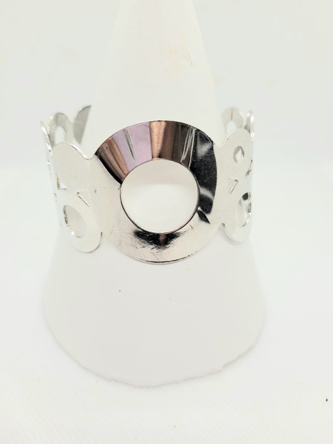 Cuff circles silver bangle