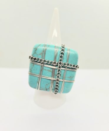 Blue square chain ring
