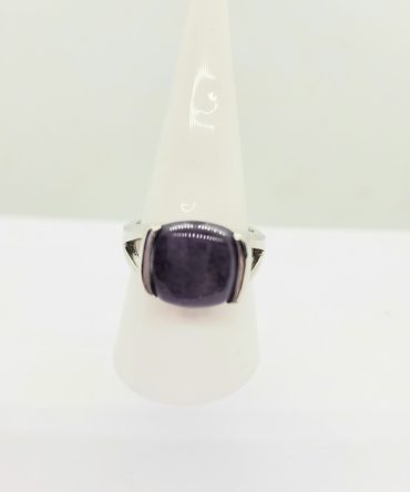 Purple square ring