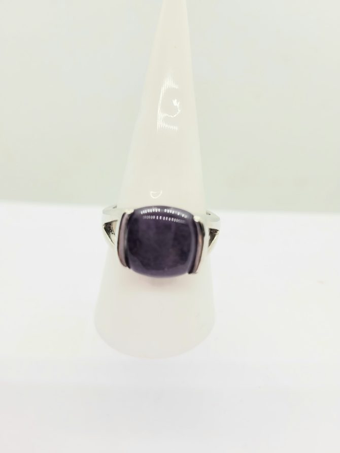 Purple square ring