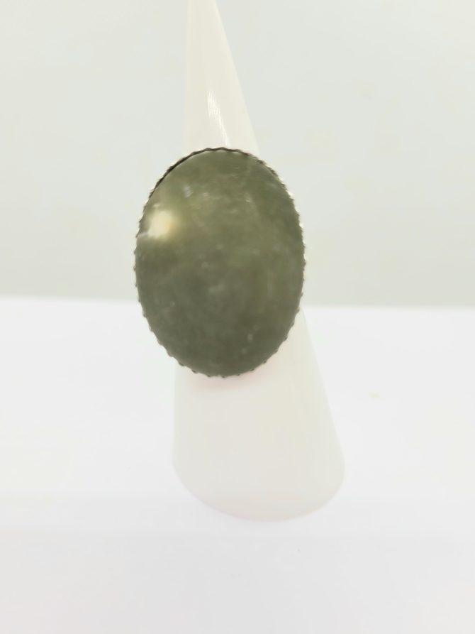 Green matt stone ring