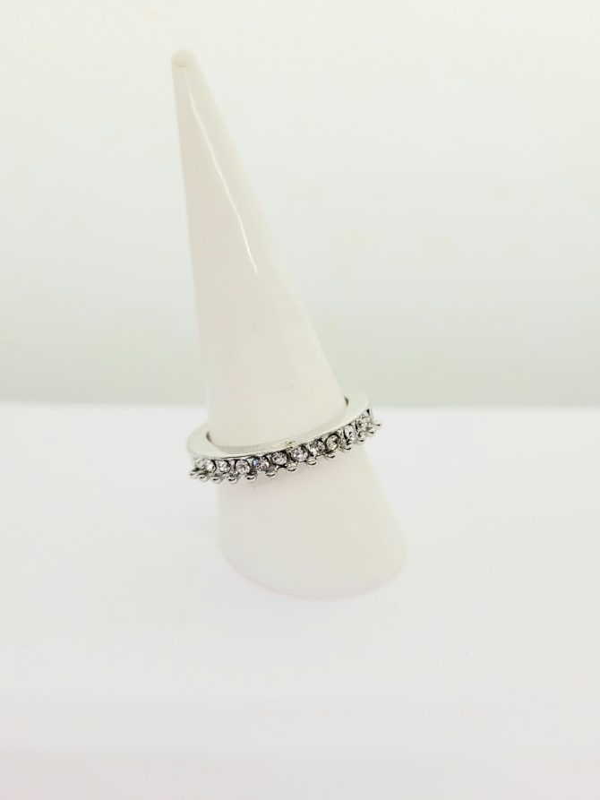 Crystal silver band ring