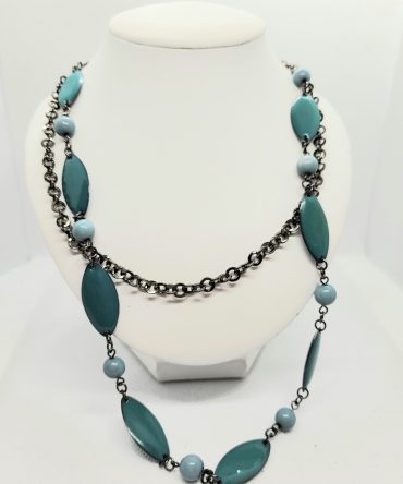 Blue oval bead long necklace