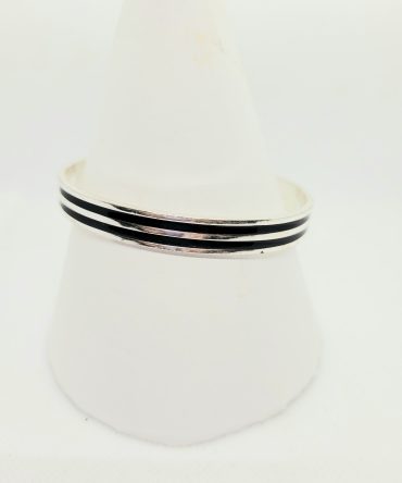Black silver stripe bangle