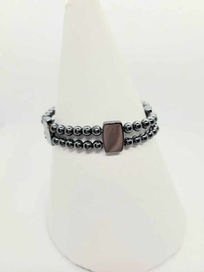Grey bead oblong bracelet