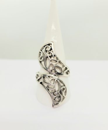 Large silver pattern ring