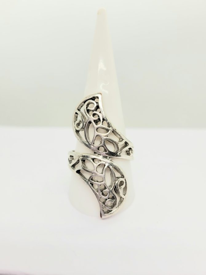 Large silver pattern ring